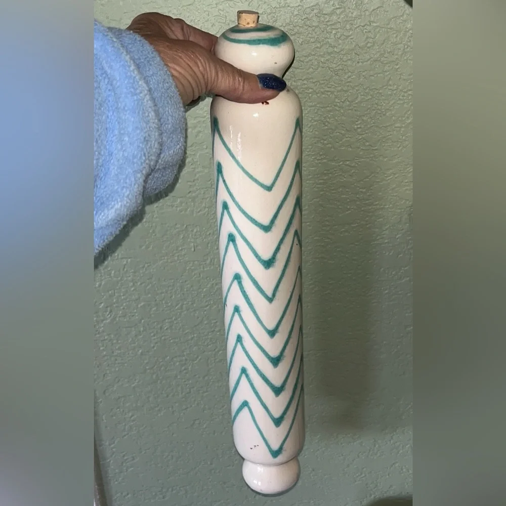Anthropologie Ceramic Rolling Pin Aqua Chevron Water Fill 13” Discontinued Baker